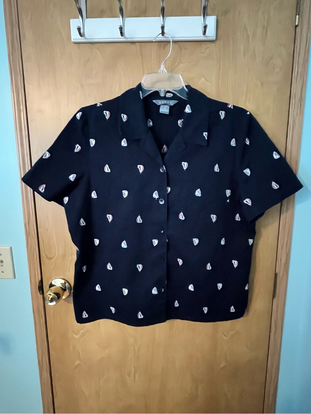 Koret Women’s SZ XL Short-Sleeve Button Front Top Sailboat Print Blue Red EUC